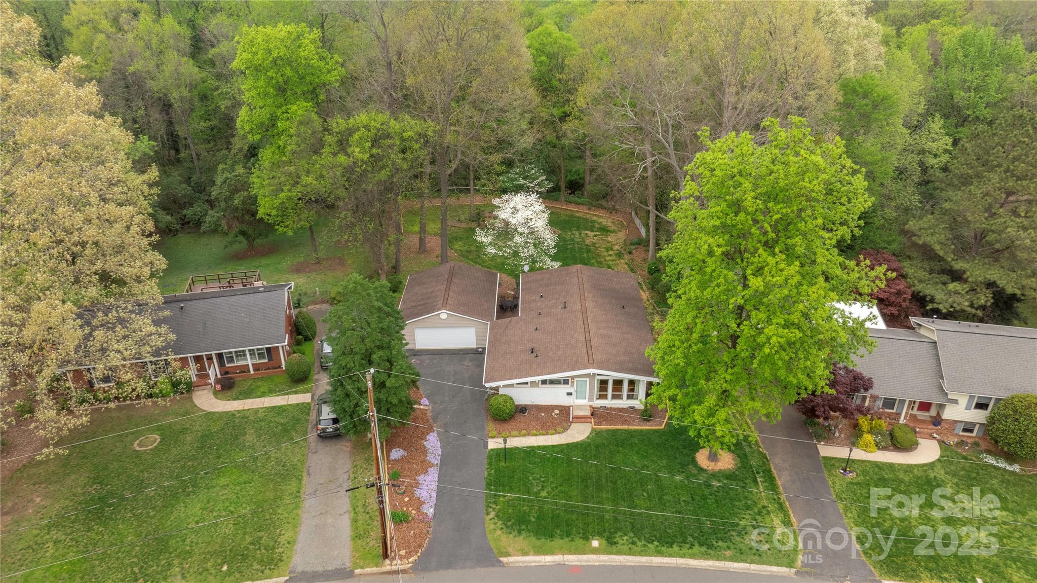 Property image 3 of 2239 Wensley Drive in Montclaire, Charlotte, NC 28210