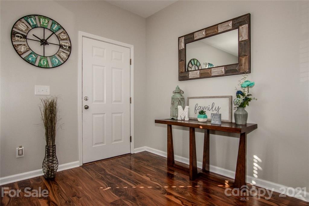 Property image 4 of 1421 Commonwealth Avenue in Valleybrook, Statesville, NC 28677