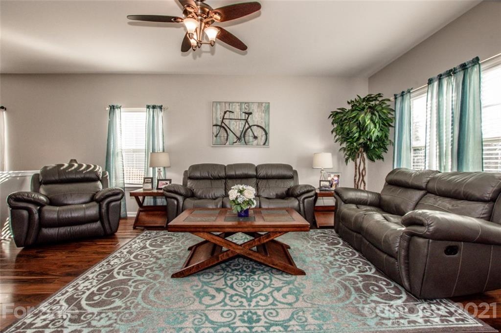 Property image 5 of 1421 Commonwealth Avenue in Valleybrook, Statesville, NC 28677
