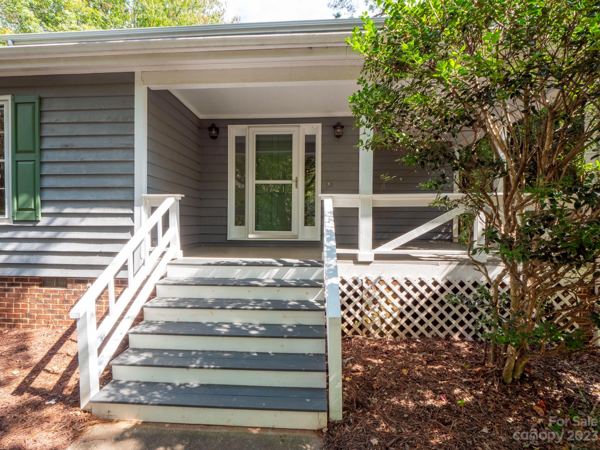 Property image 2 of 6721 Ironkettle Road in Country Roads, Charlotte, NC 28270