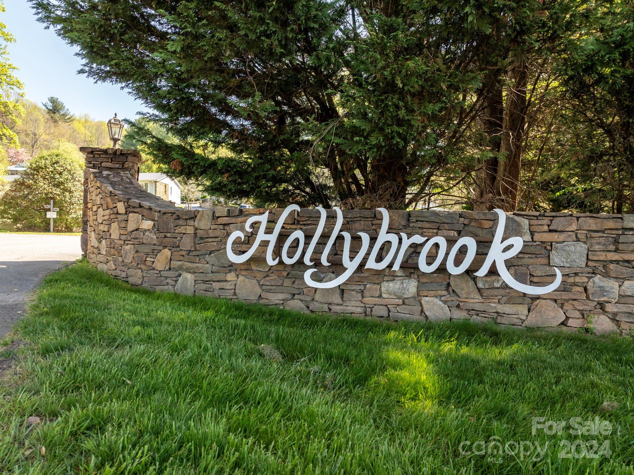Property image 2 of 15 Hollybrook Drive in Hollybrook Condos, Asheville, NC 28803
