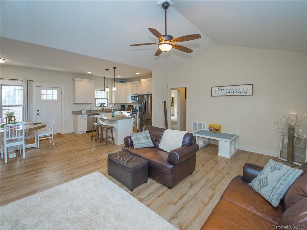 Property image 3 of 2912 Buffalo Shoals Road in Ivey Ridge, Maiden, NC 28650