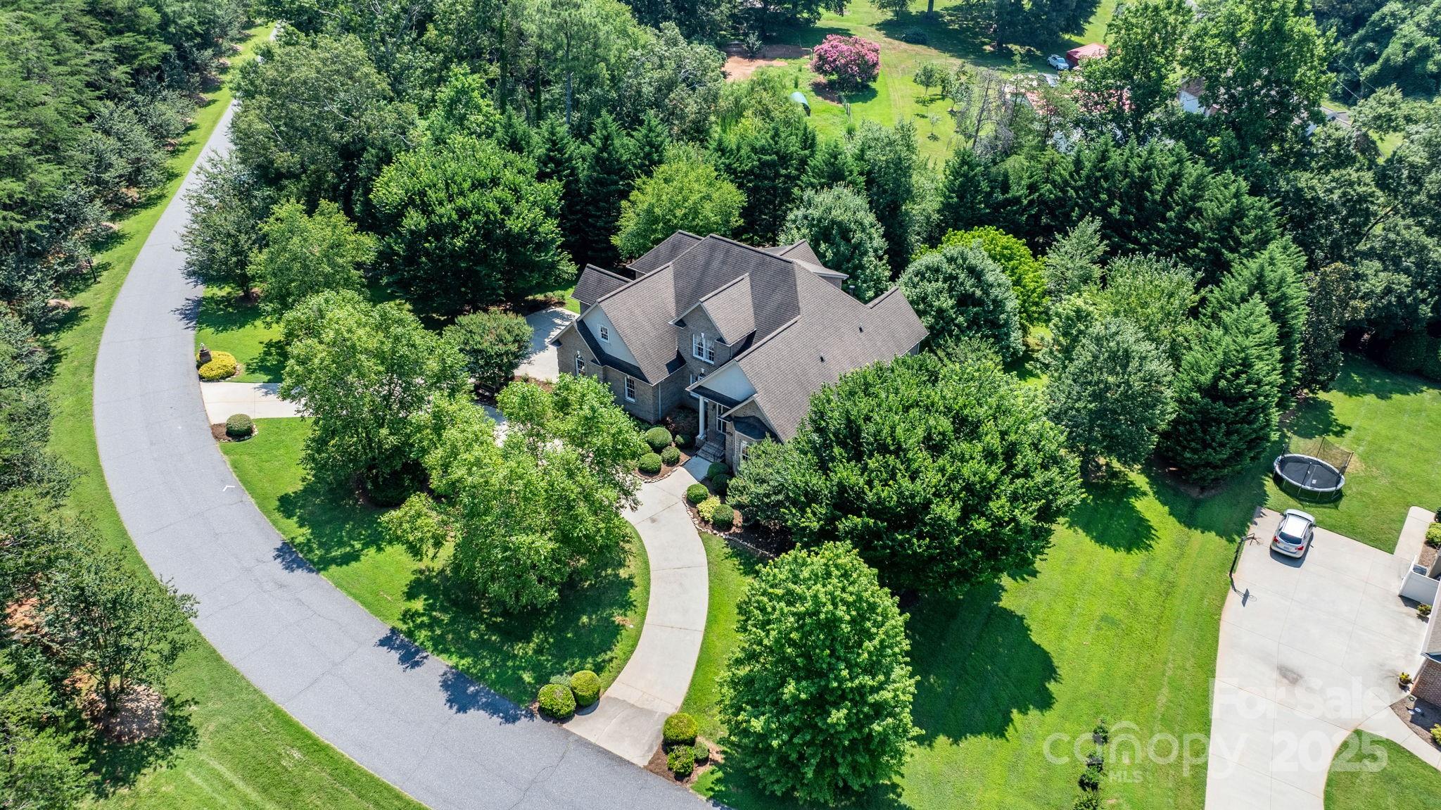 Property image 2 of 2301 Willow Creek Drive in Fairway Farms, Newton, NC 28658