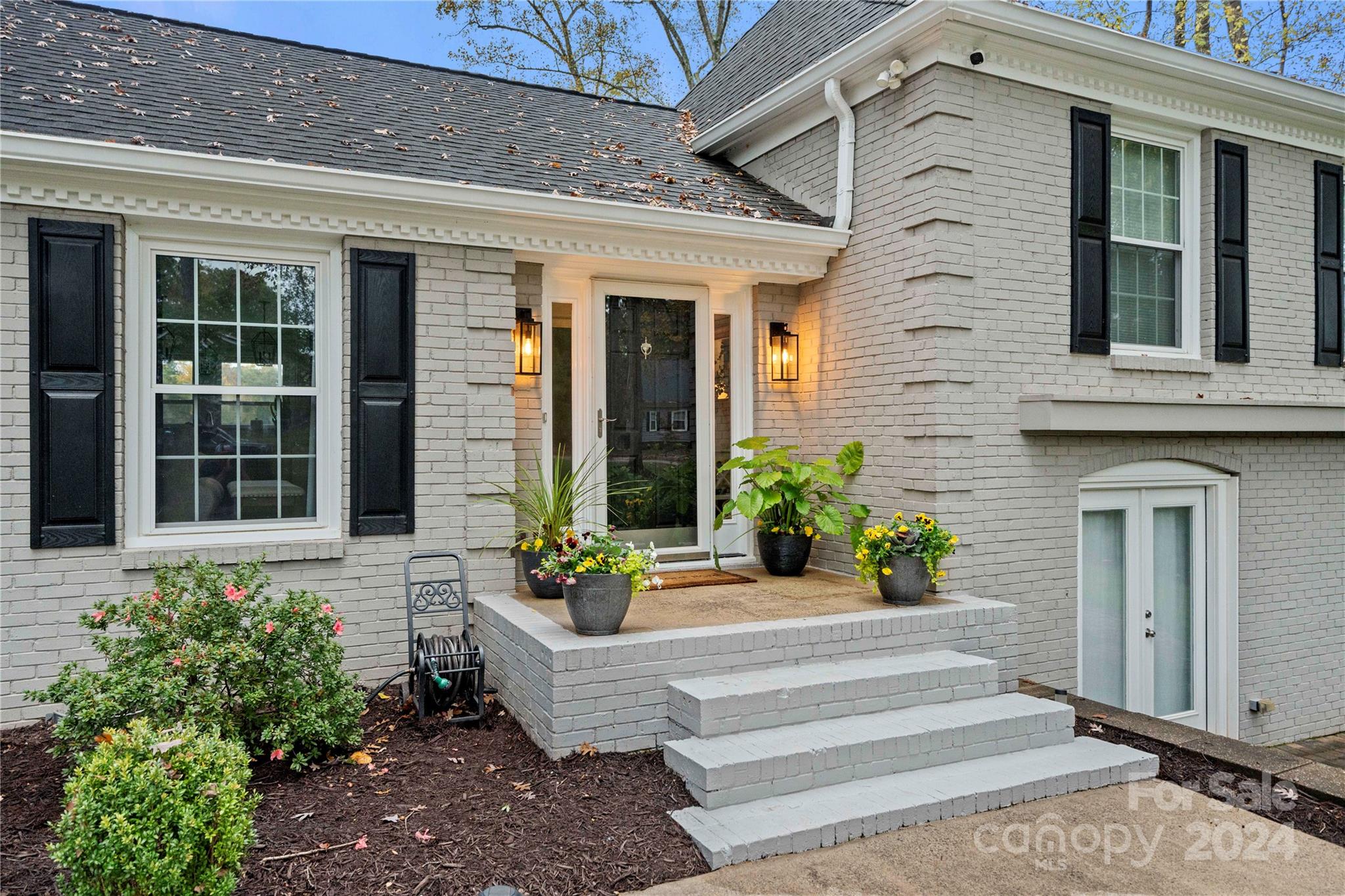 Property image 2 of 175 Woodstream Circle in Norman Woods, Mooresville, NC 28117
