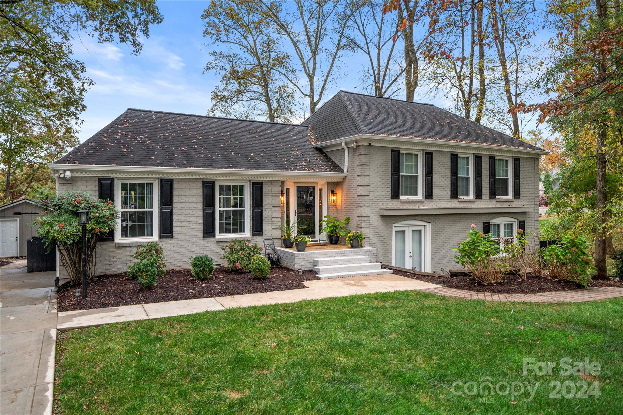 Property image 3 of 175 Woodstream Circle in Norman Woods, Mooresville, NC 28117