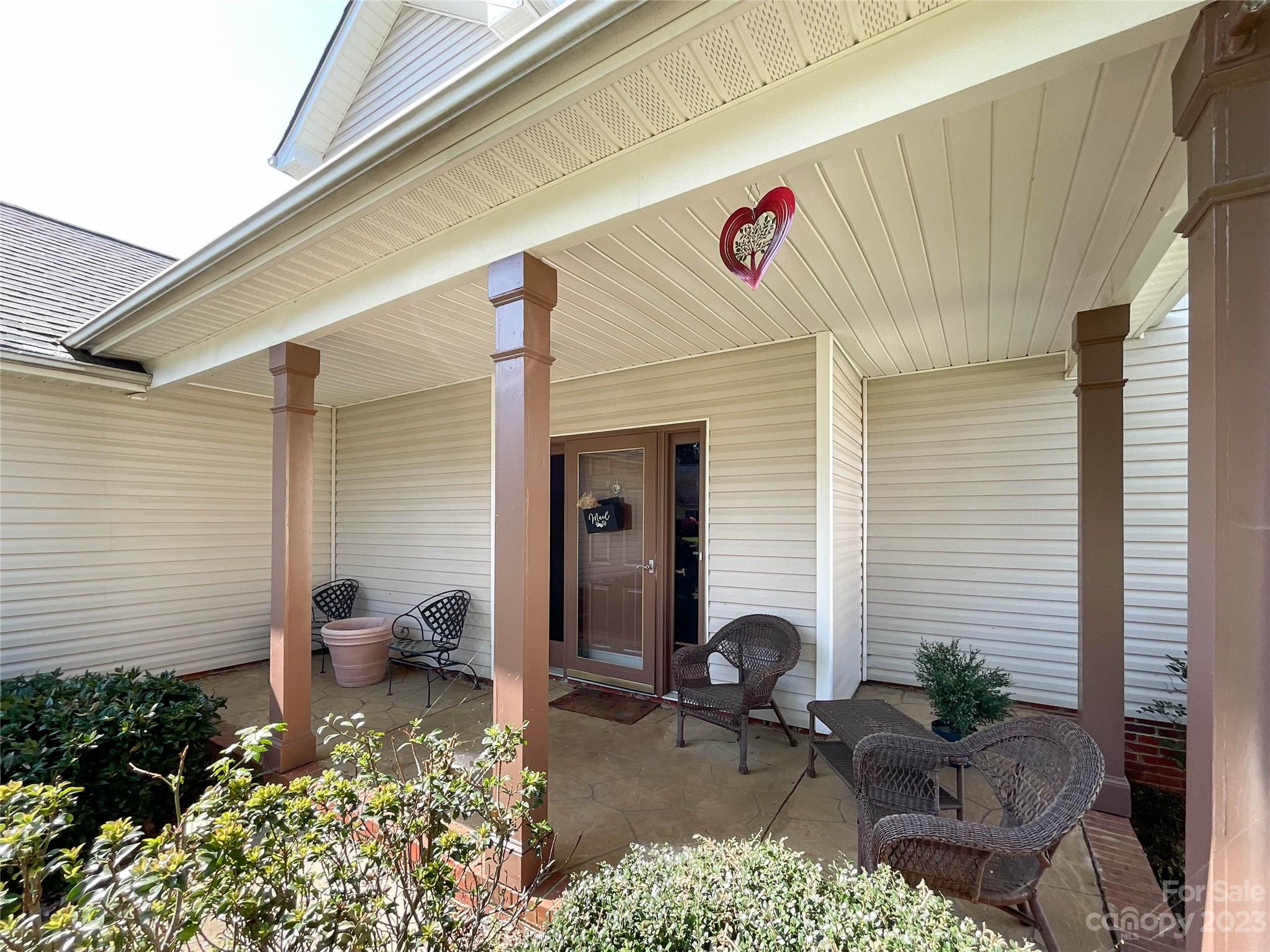Property image 3 of 2016 Westminster Lane in Buckingham, Matthews, NC 28104