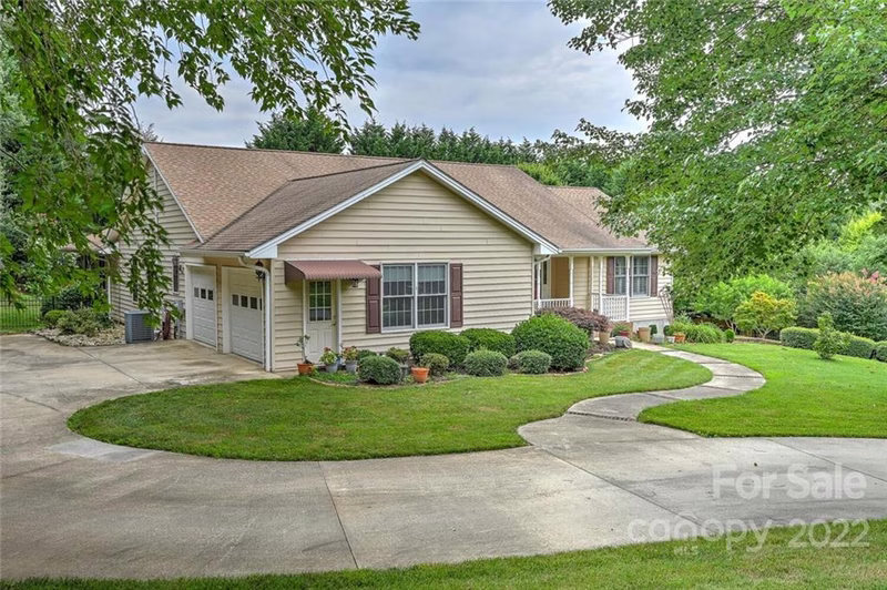 Property image 3 at 2006 Holly Tree Hill, Hendersonville, NC 28739
