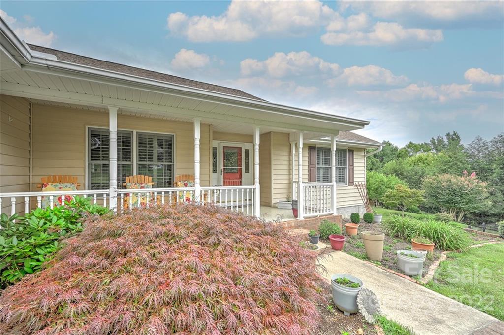 Property image 4 of 2006 Holly Tree Hill in Sugar Hollow Farms, Hendersonville, NC 28739