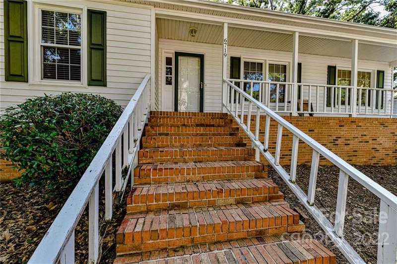 Property image 4 at 6719 Woodshed Circle, Charlotte, NC 28270