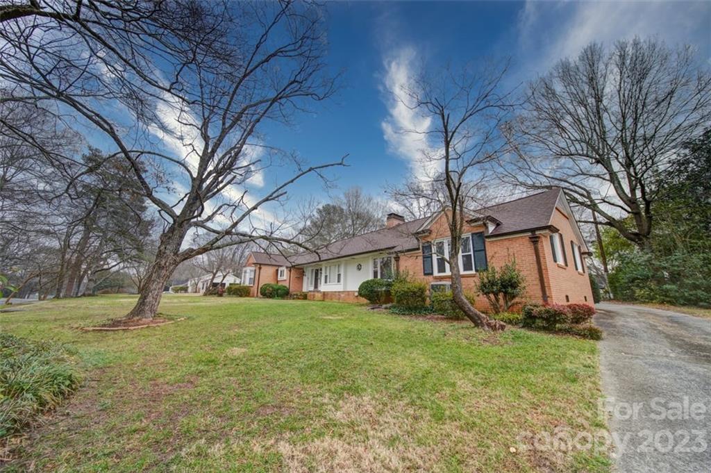 Property image 4 of 2637 Armstrong Circle in Armstrong Park, Gastonia, NC 28054