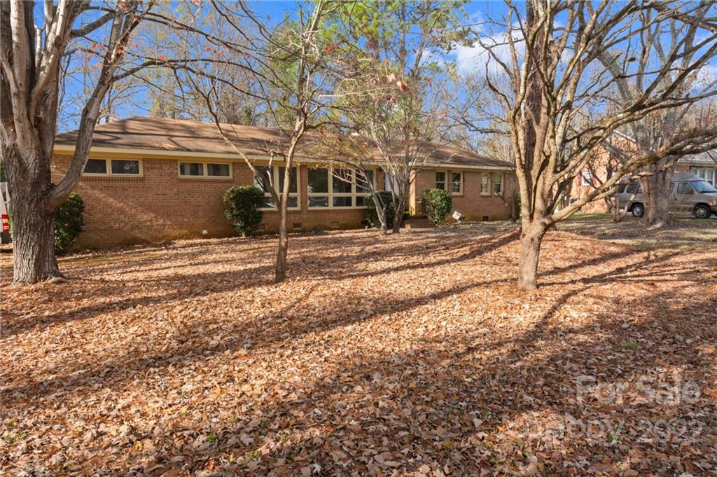 Property image 2 of 5601 Faulconbridge Road in Birnam Woods, Charlotte, NC 28227