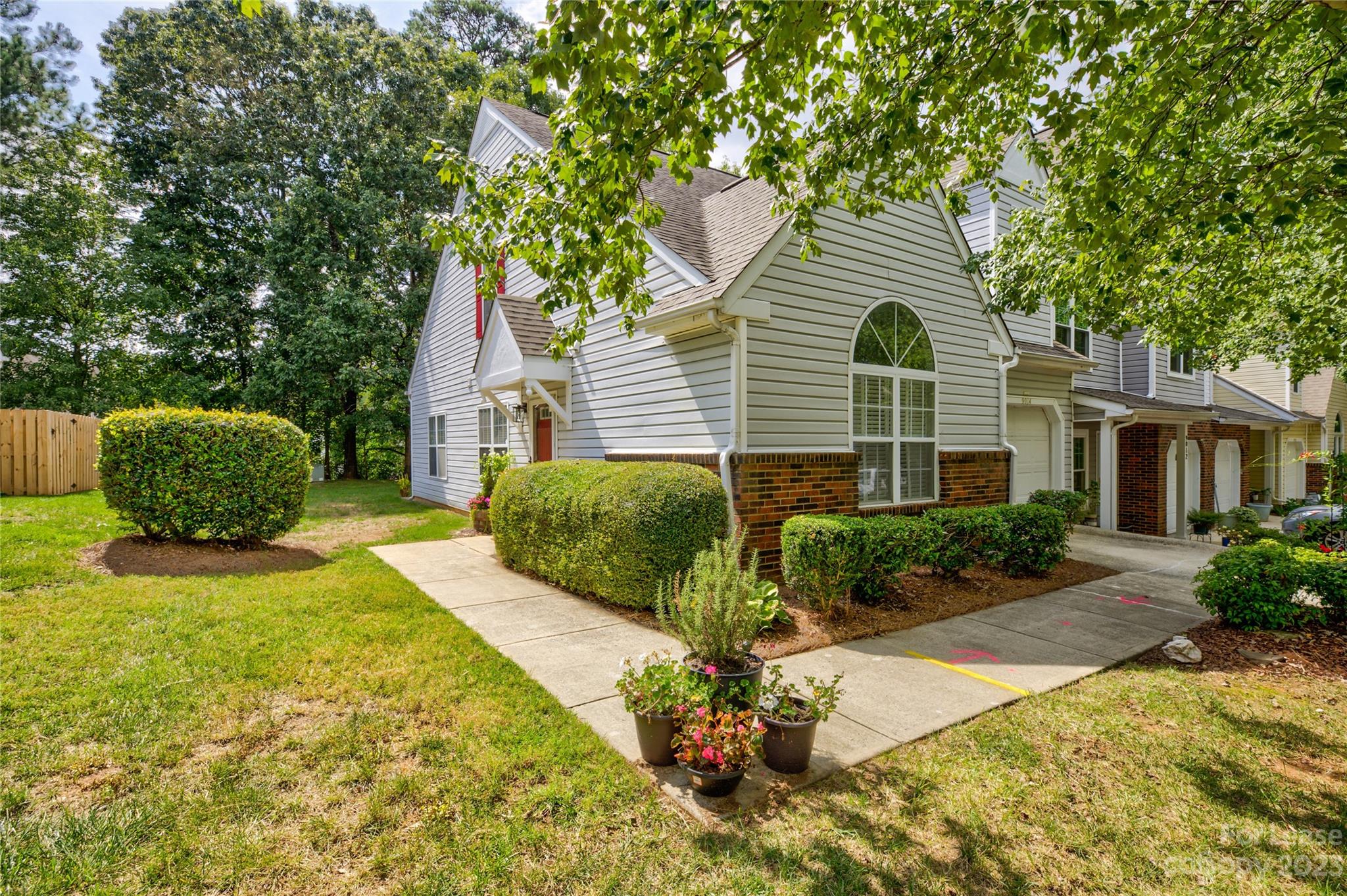 Property image 3 of 9014 Roseton Lane in Southgate Commons, Charlotte, NC 28277