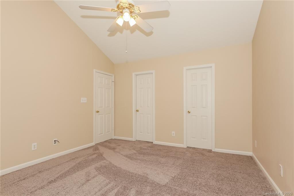 Property image 4 of 8245 Southgate Commons Drive in Southgate, Charlotte, NC 28277