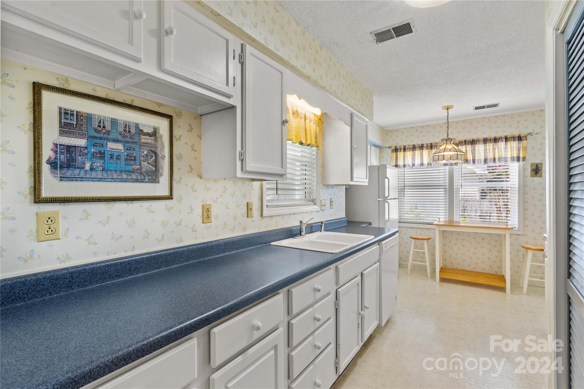 Property image 2 of 7825 Portia Place in Birnam Woods, Charlotte, NC 28227