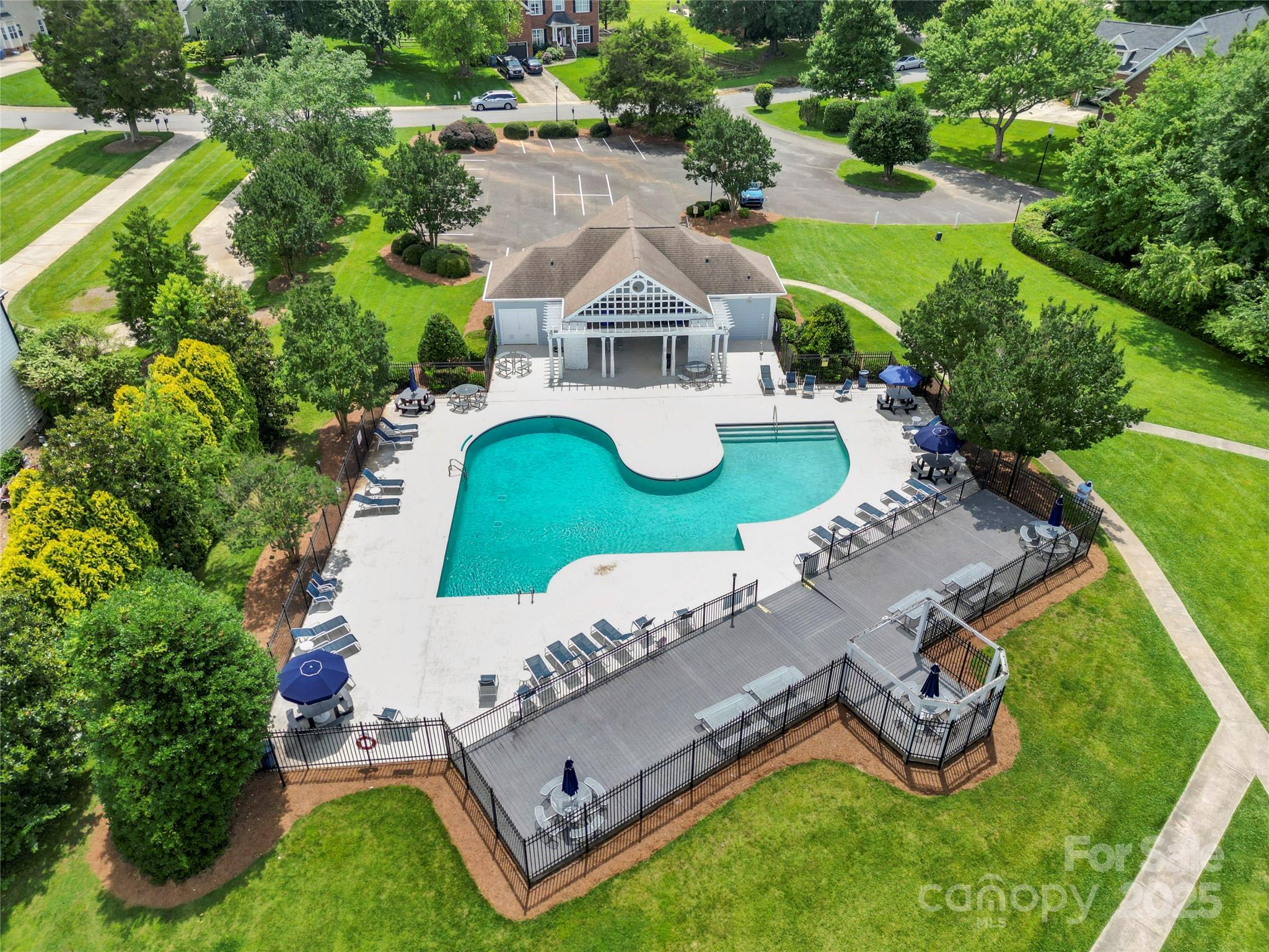 Property image 5 of 162 Castles Gate Drive in Morrison Cove, Mooresville, NC 28117
