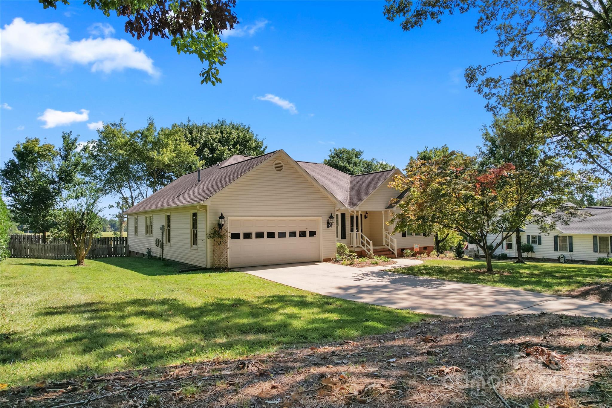 Property image 2 of 1706 Whitney Lane in Corbin Hills, Salisbury, NC 28146