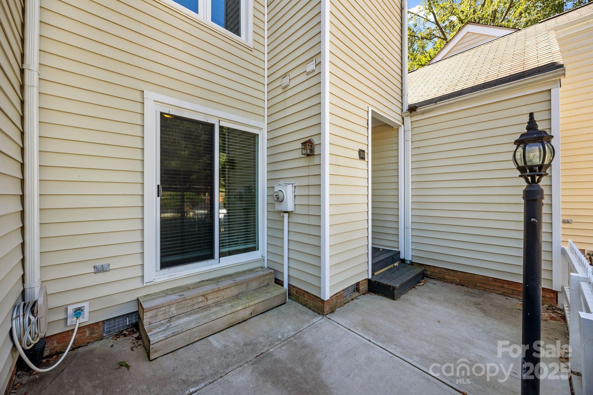 Property image 4 of 303 Eastwood Drive in Eastwood Village, Salisbury, NC 28146