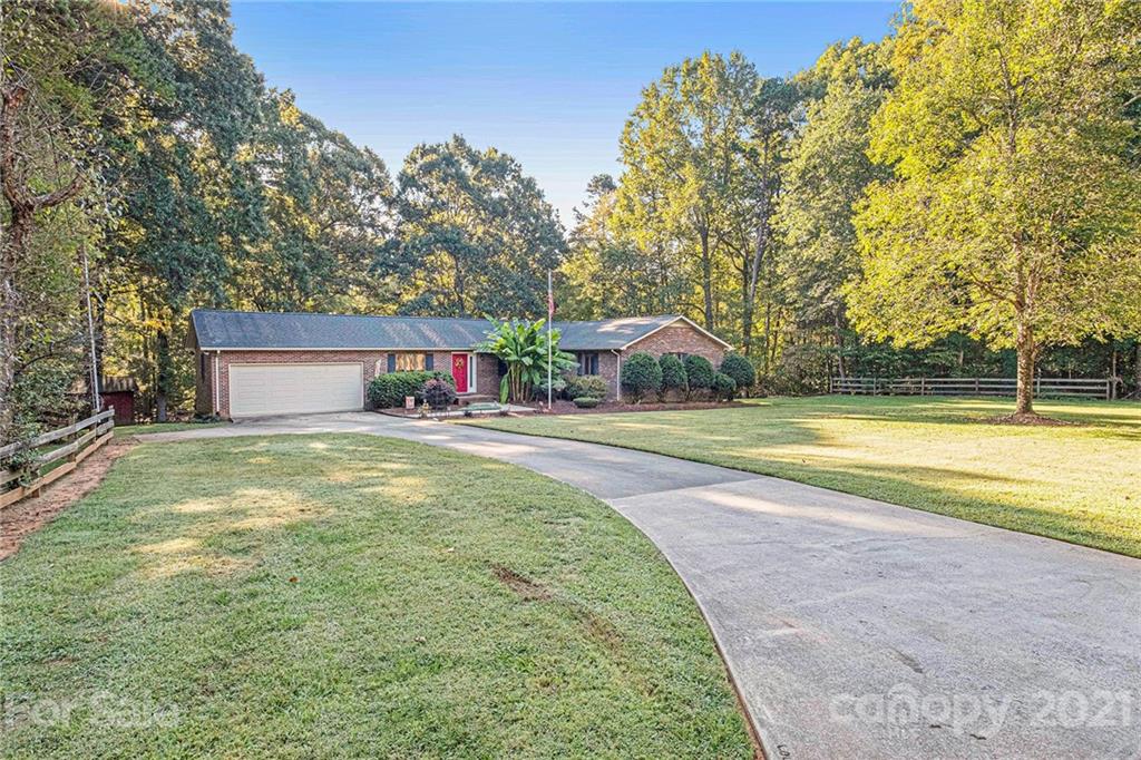 Property image 2 of 100 Willow Road in Westcliffe, Salisbury, NC 28147
