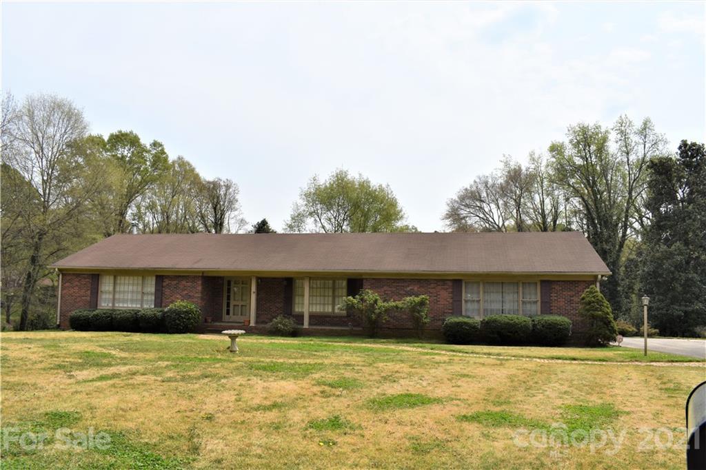 Property image 2 of 314 Linn Circle in Eagle Heights, Salisbury, NC 28144