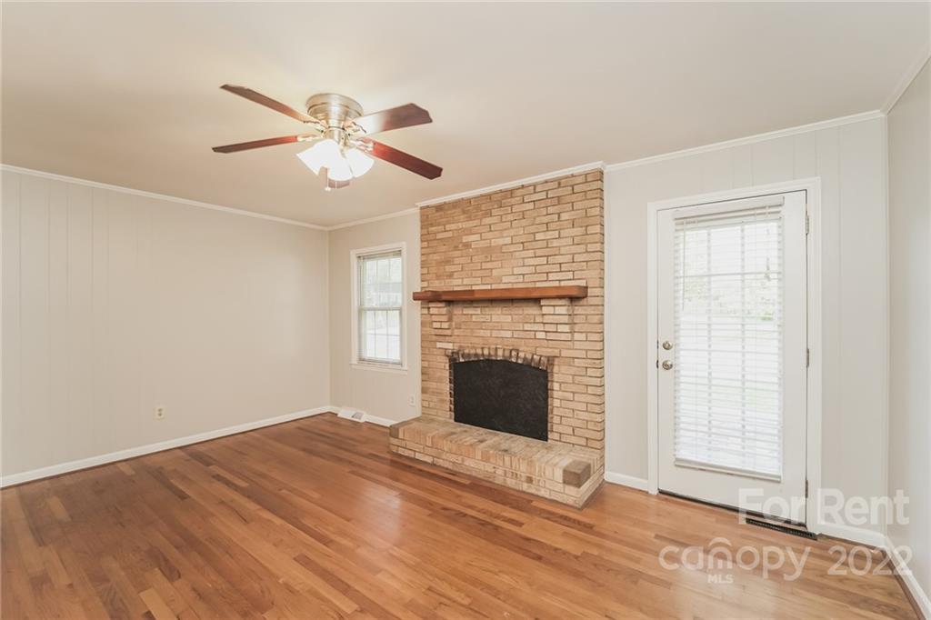 Property image 4 of 2125 Helen Drive in Sedgefield, Gastonia, NC 28054