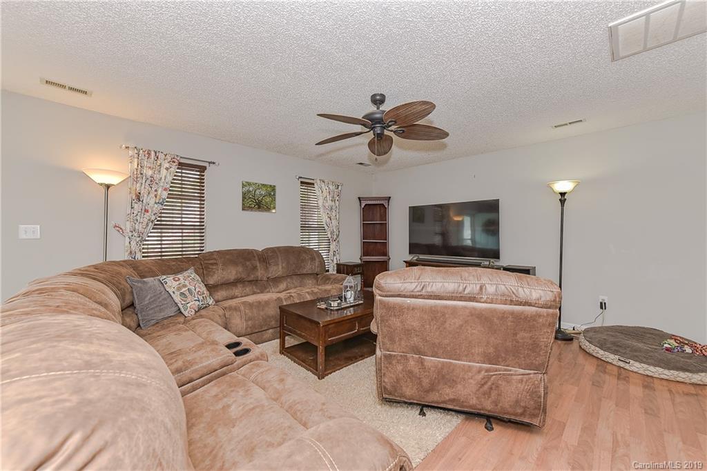 Property image 5 of 2404 Ivy Run Drive in Oak Grove, Indian Trail, NC 28079