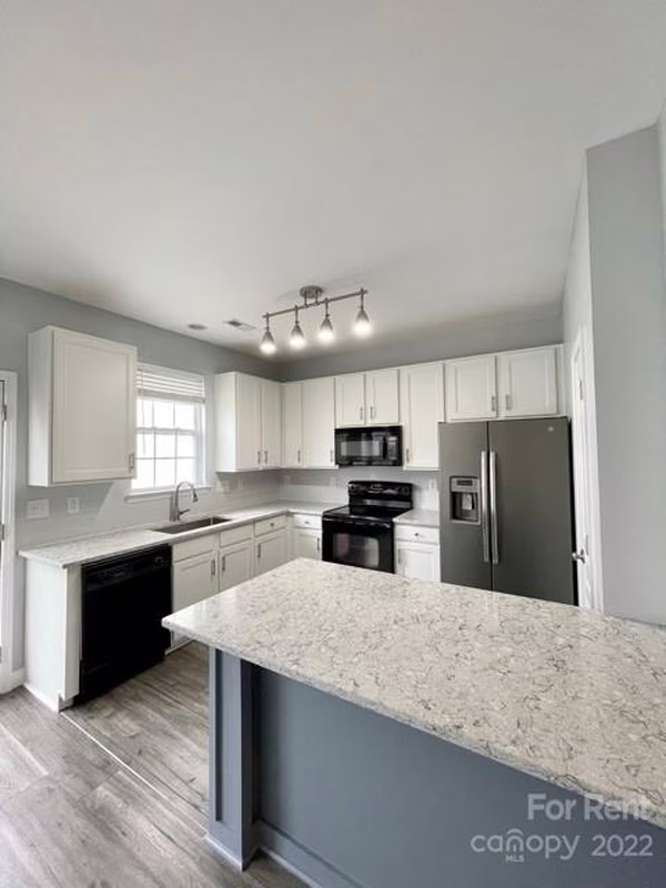 1032 Tabard Lane