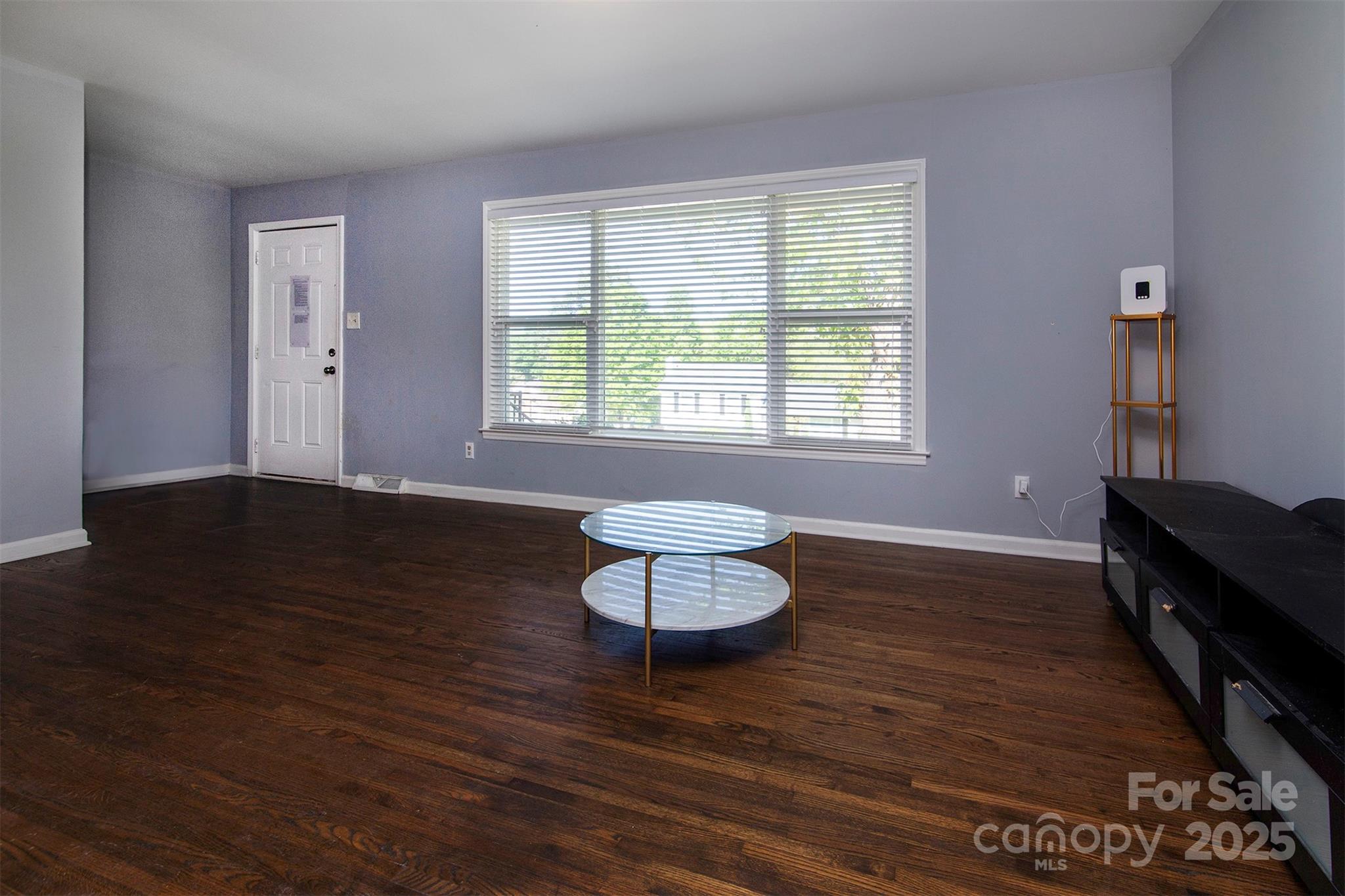 Property image 4 of 5610 Cherrycrest Lane in Montclaire, Charlotte, NC 28217