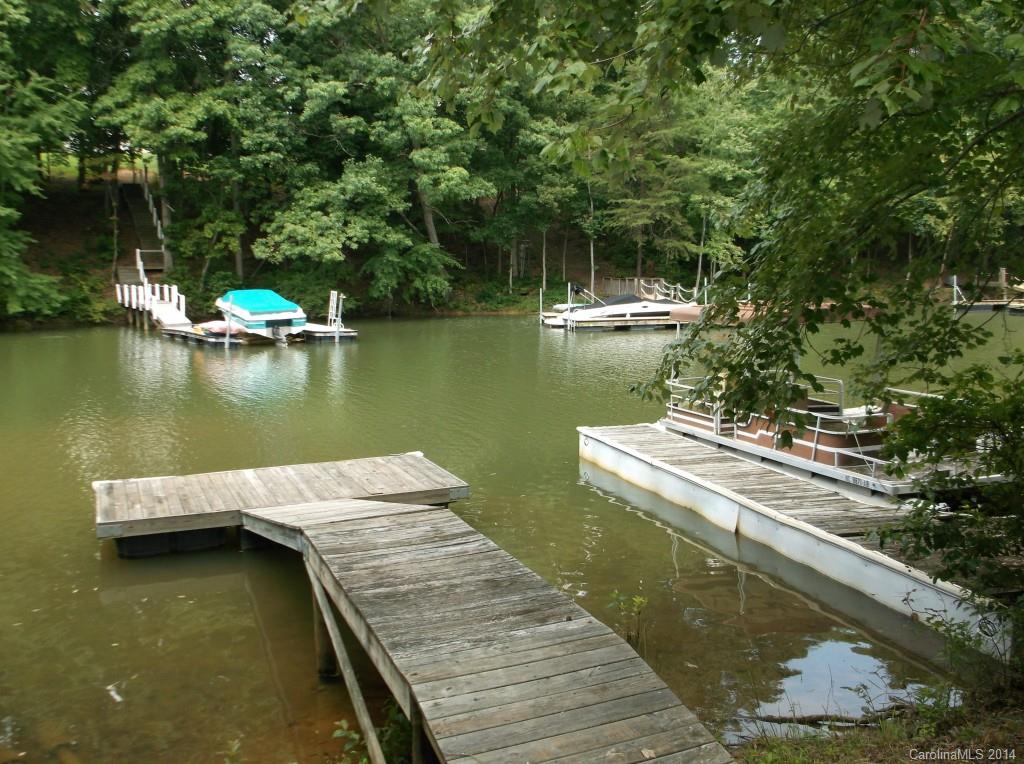 Property image 4 of 106 Cove View Drive in Cove View Park, Mooresville, NC 28117