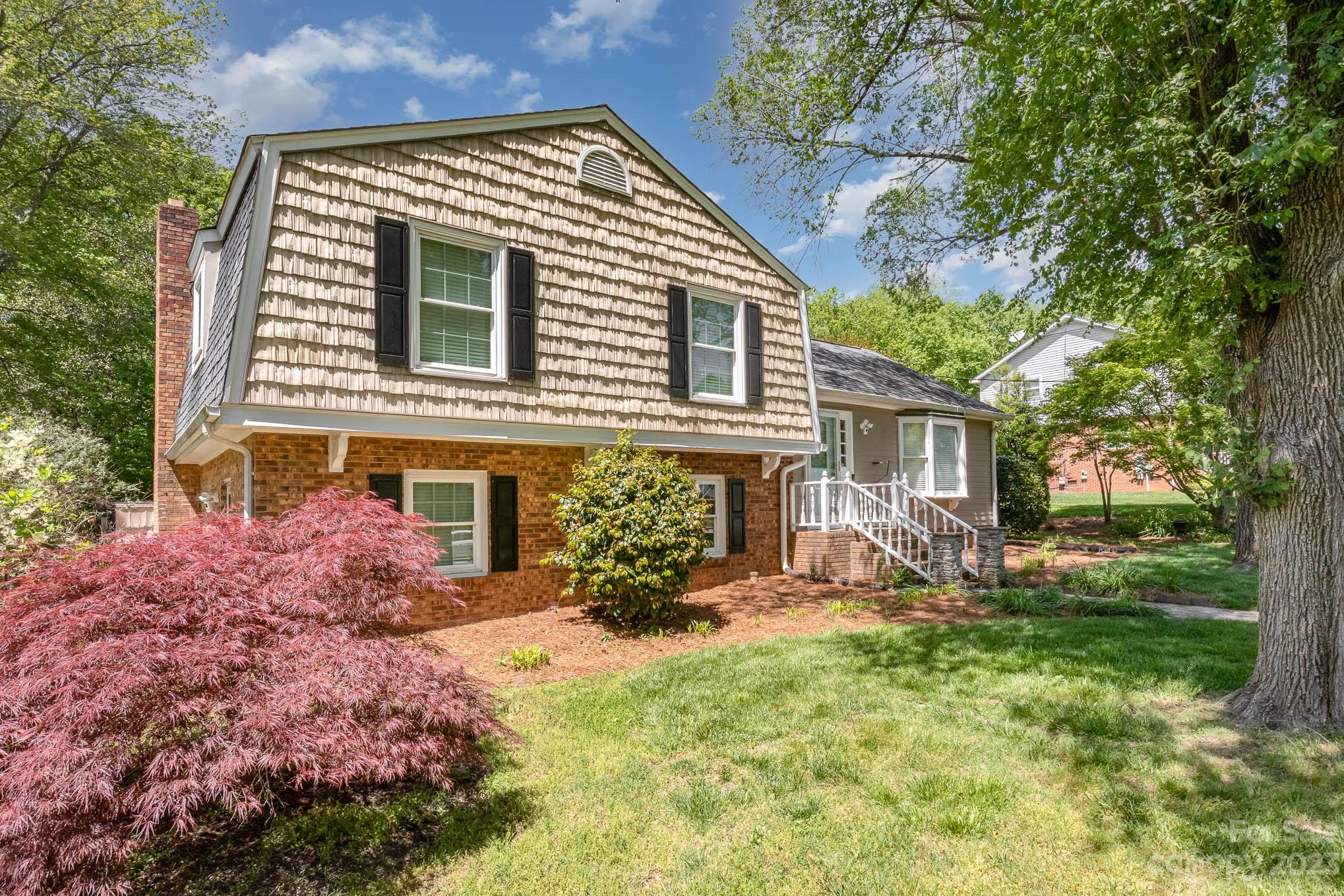 Property image 3 of 1624 Buckingham Avenue in Kingswood, Gastonia, NC 28054
