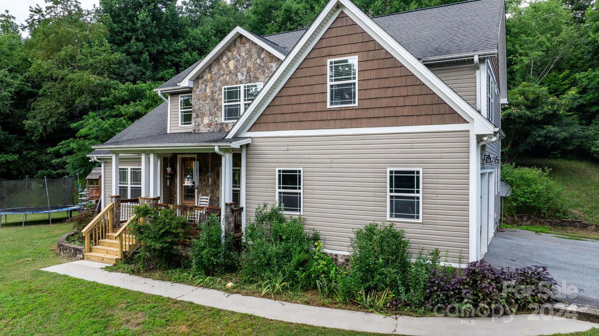 Property image 3 of 30 Glenhaven Drive in Glenhaven, Marion, NC 28752