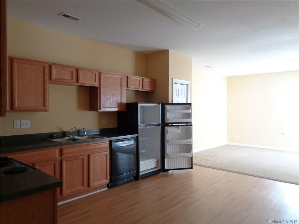 Property image 3 of 7041 Somerset Springs Drive in Somerset Springs, Charlotte, NC 28262