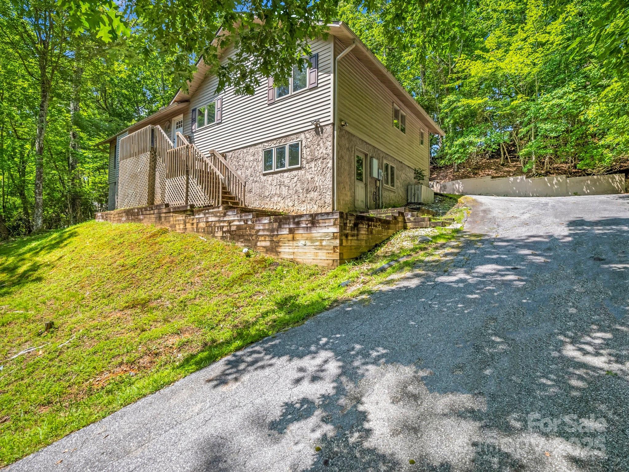 Property image 2 of 436 Utsonati Lane in Connestee Falls, Brevard, NC 28712