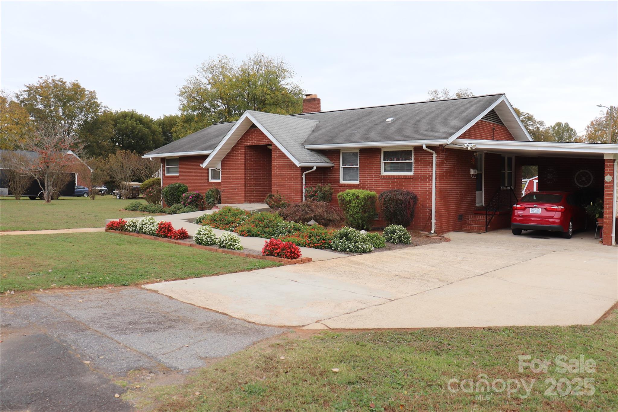 Property image 3 of 129 Ann Street in Eastview, Salisbury, NC 28146