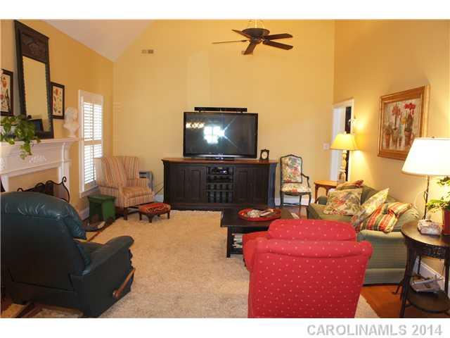 Property image 4 of 1616 Elkhart Circle in Hoffman Place, Gastonia, NC 28054