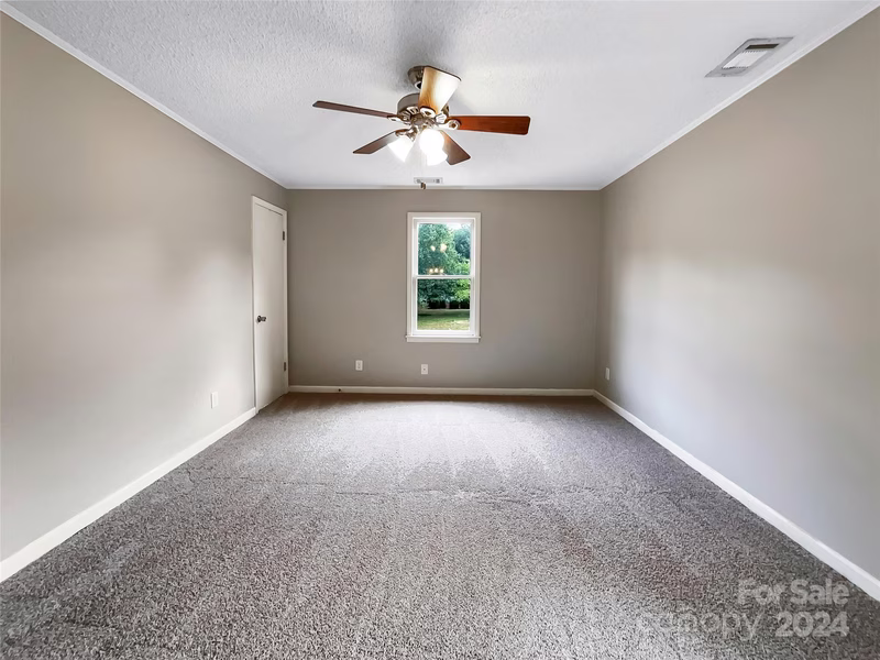 Property image 3 at 500 Briar Creek Road, Gastonia, NC 28056