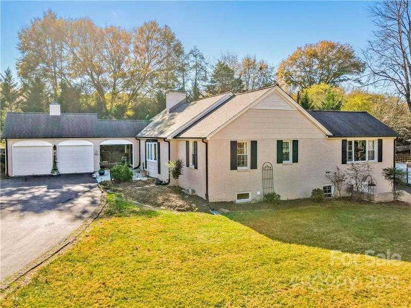 627 8th Street Drive