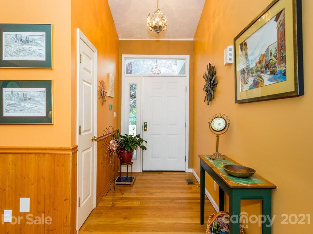 Property image 4 of 215 Vincent Place in Canarian Estates, Hendersonville, NC 28739