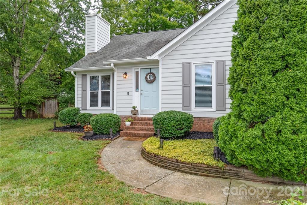 Property image 3 of 1040 Chaucery Lane in Buckingham, Matthews, NC 28104