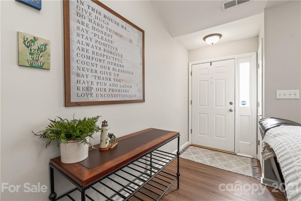 Property image 5 of 1040 Chaucery Lane in Buckingham, Matthews, NC 28104