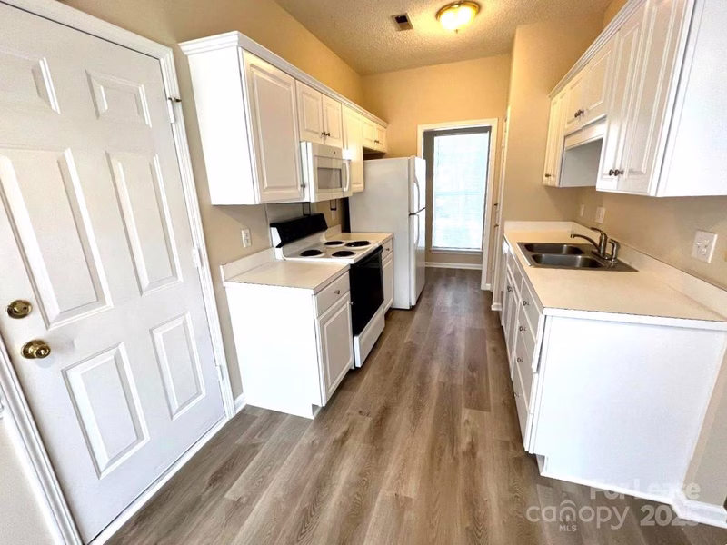 Property image 4 at 7625 Pence Pond Lane, Charlotte, NC 28227
