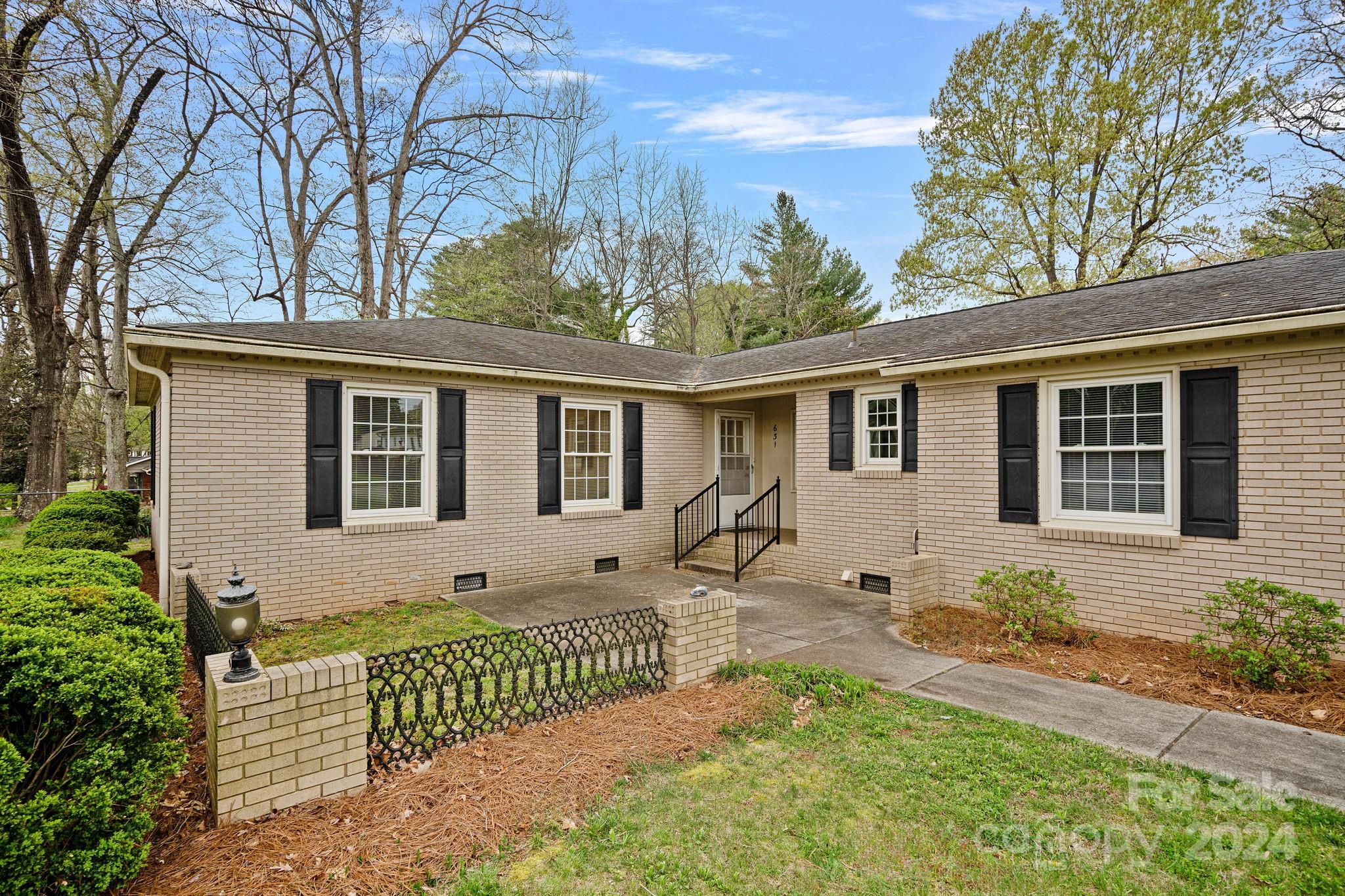Property image 2 of 631 Red Fox Trail in Park Grove, Statesville, NC 28677