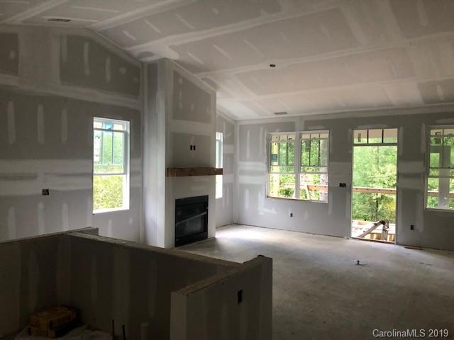 Property image 4 of 77 Hogans View Circle in Hawks Ridge, Hendersonville, NC 28739