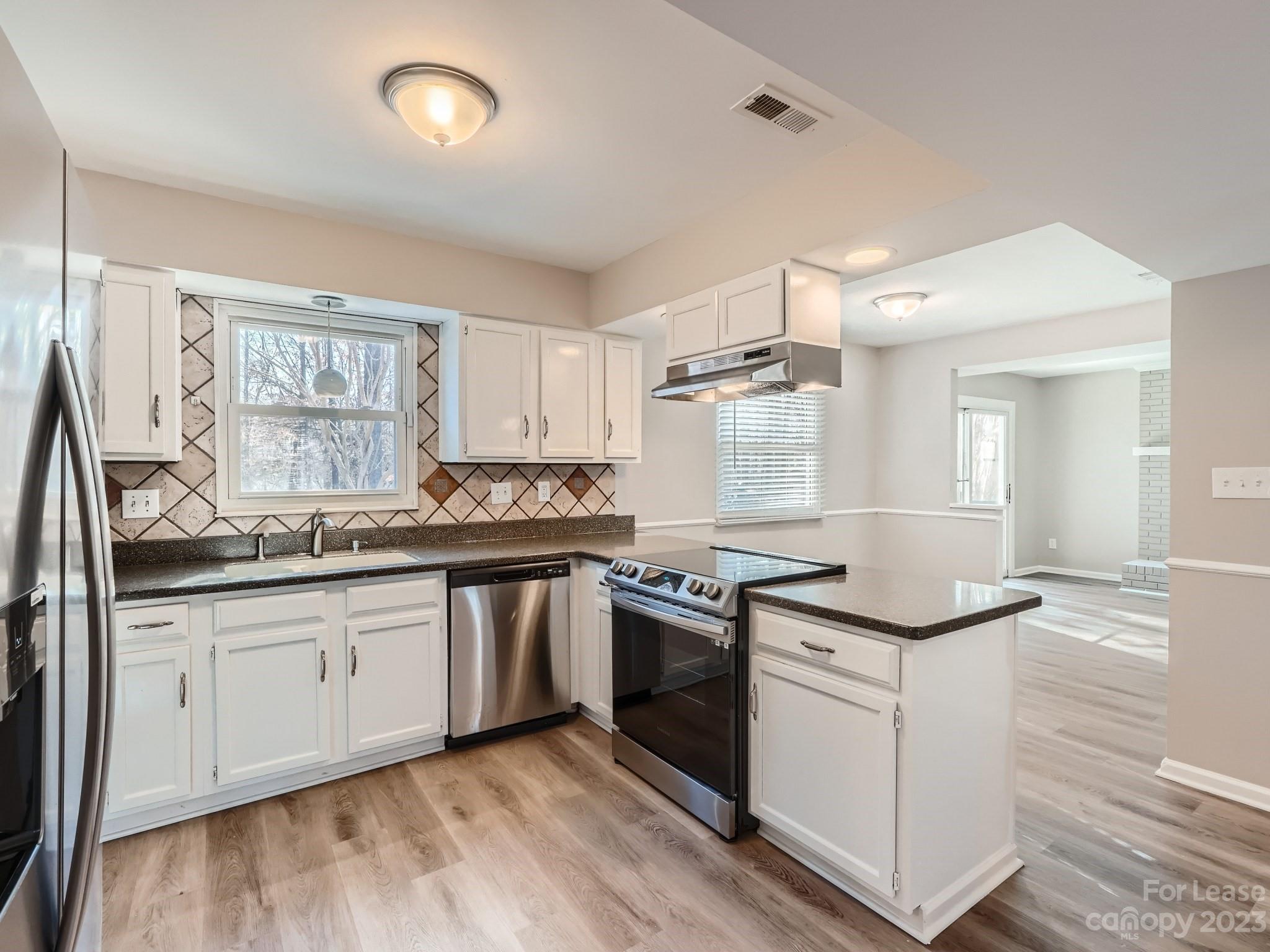 Property image 5 of 10432 Surry Court in Lawyers Station, Mint Hill, NC 28227