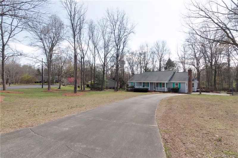 Property image 2 at 6515 Carmel Hills Drive, Charlotte, NC 28226