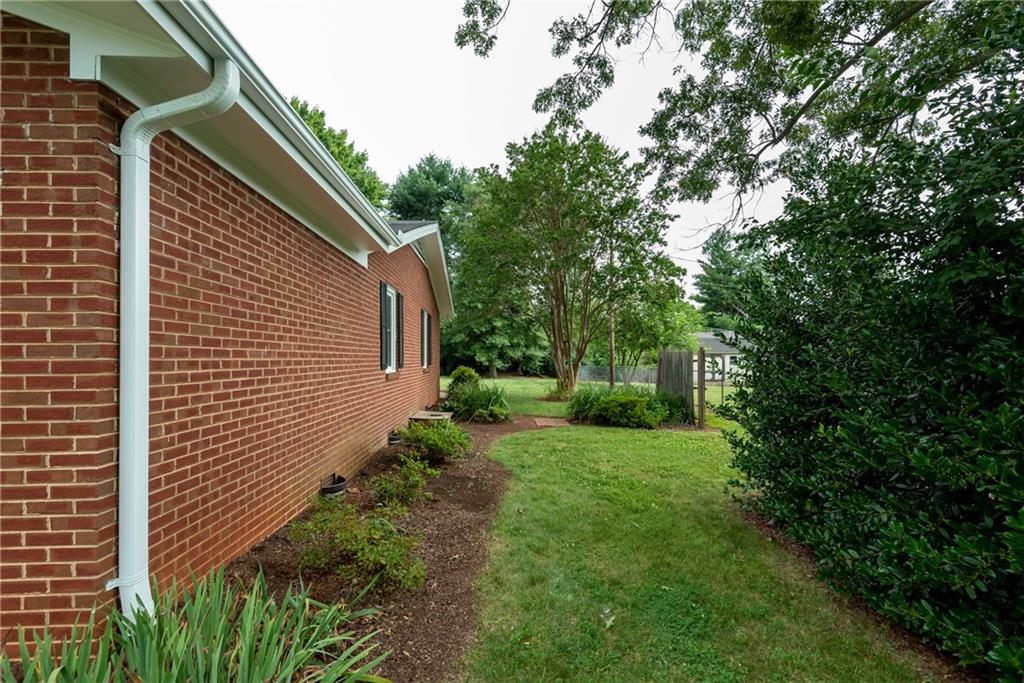 Property image 3 of 5728 Valley Field Road in Homestead, Hickory, NC 28602