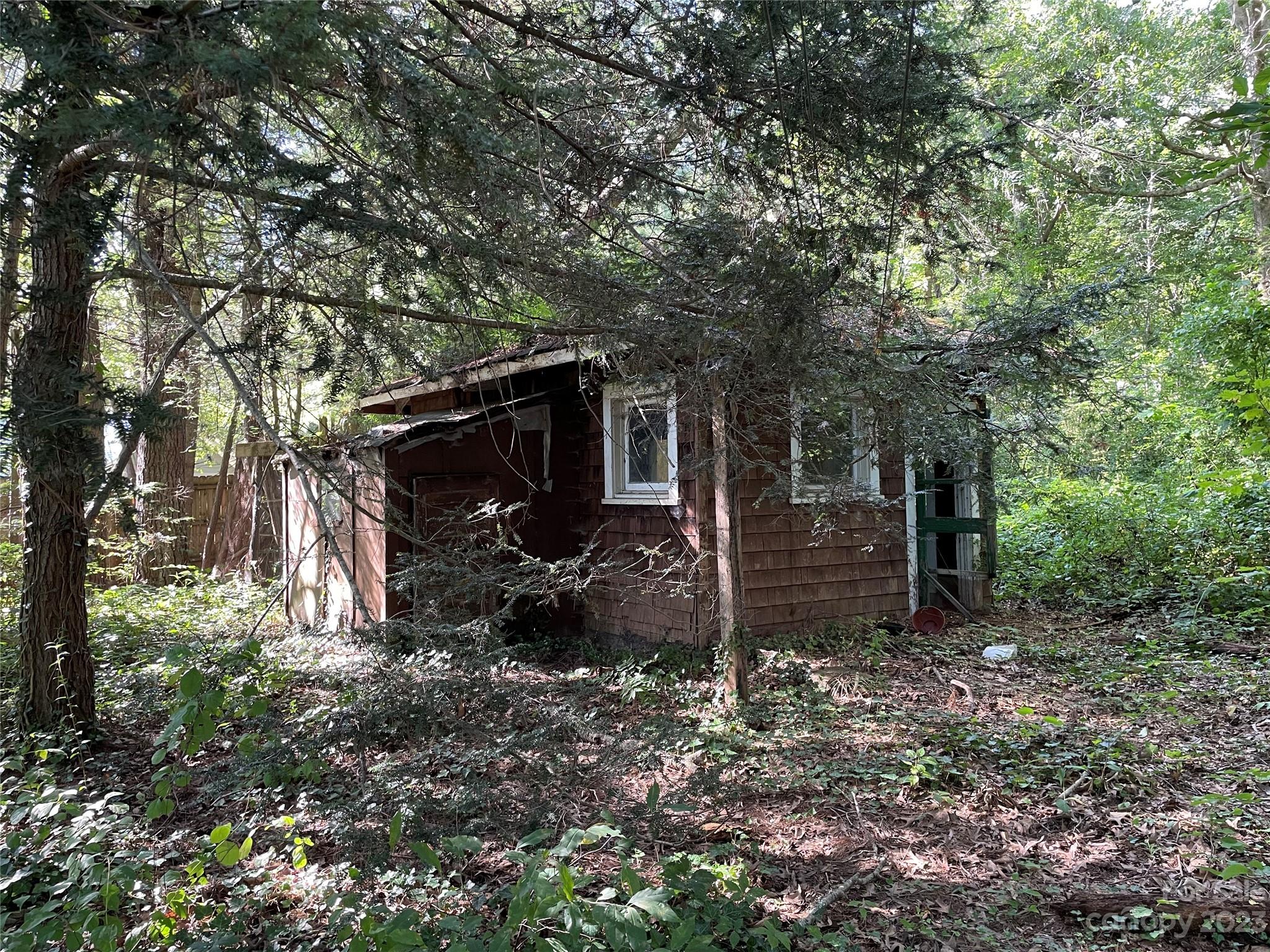 Property image 2 of 105 Pine Hill Drive in Grovemont, Swannanoa, NC 28778