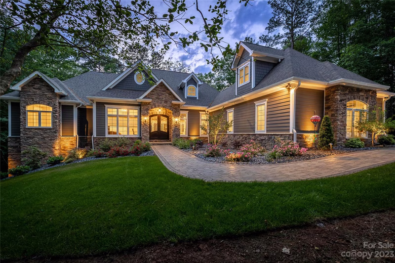 6184 Plantation Pointe Drive