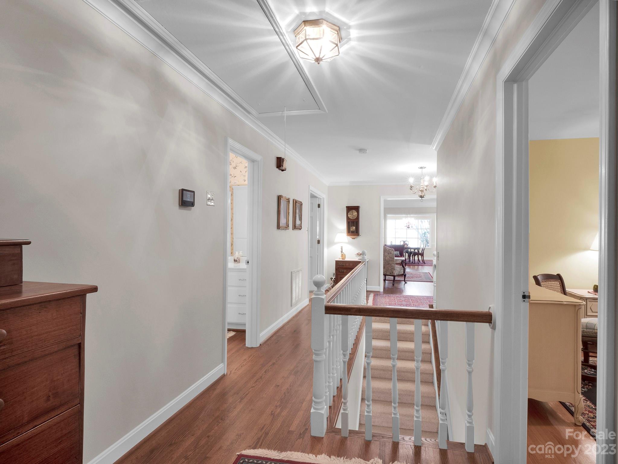 Property image 4 of 4015 Oldfield Road in Kingswood, Charlotte, NC 28226