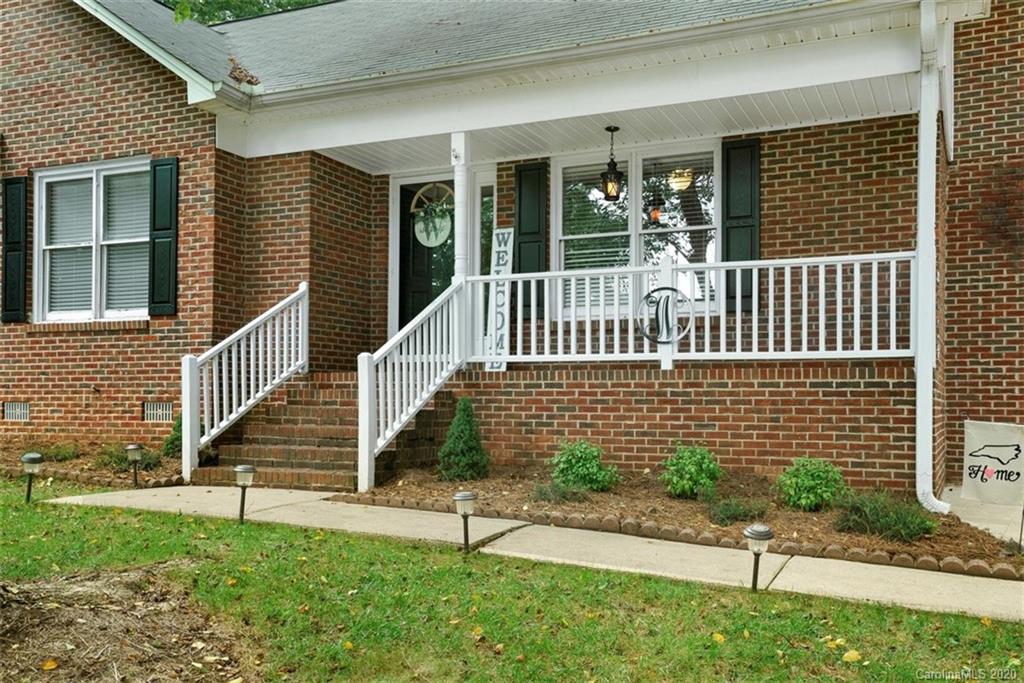 Property image 2 of 407 Cape Breton Trail in Keltic Meadows, Gastonia, NC 28056