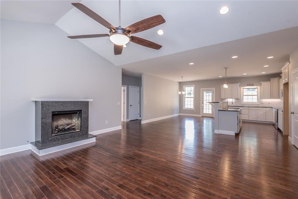Property image 4 of 1169 Kensington Circle in Nottingham Estates, Newton, NC 28658